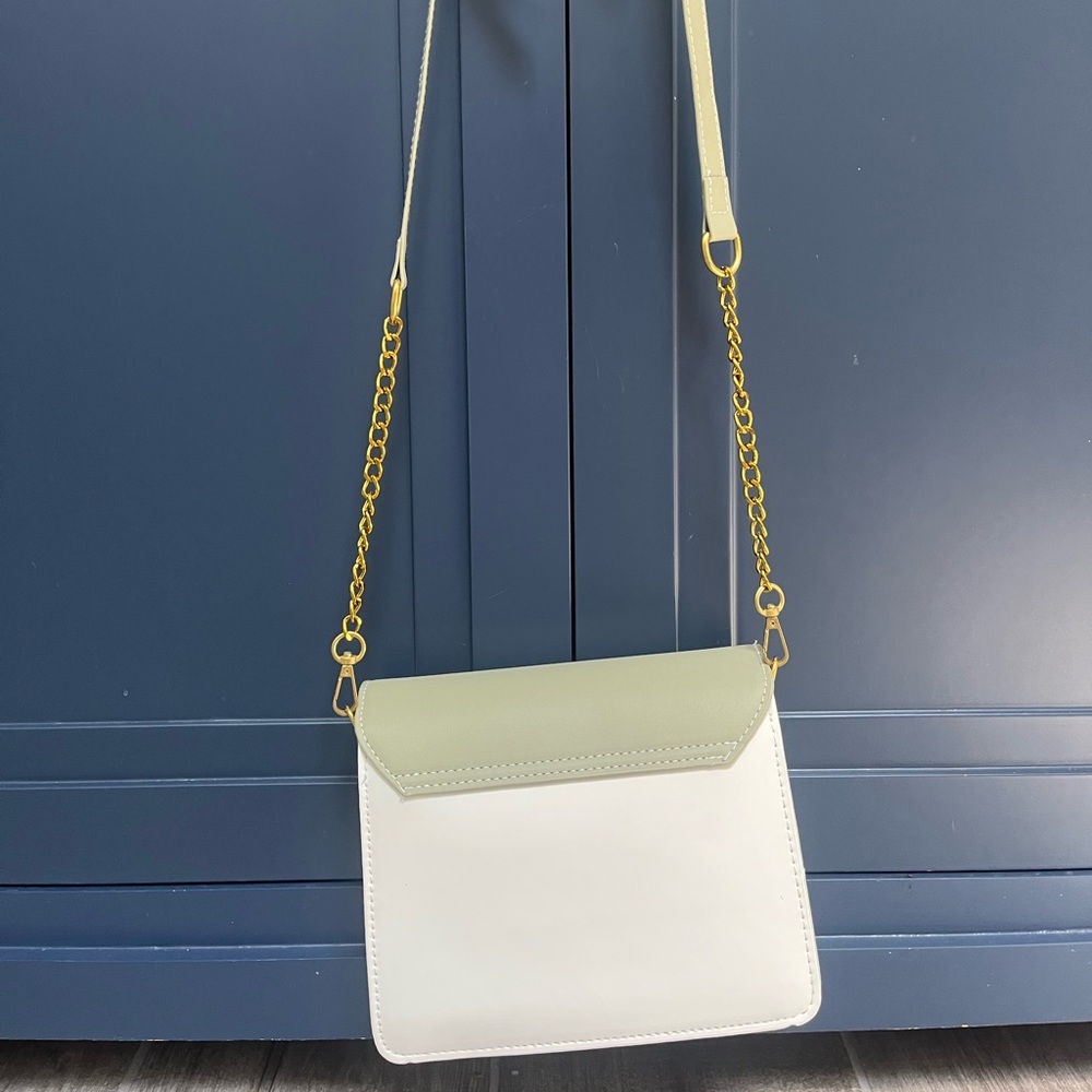 Purse - Picture 2 of 5